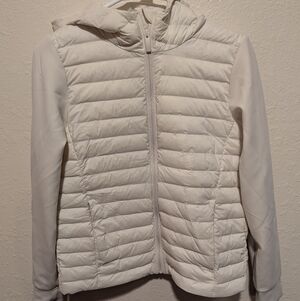 Lululemon Women's White Down and Around 700-Fill Hooded Puffer Jacket Size Small